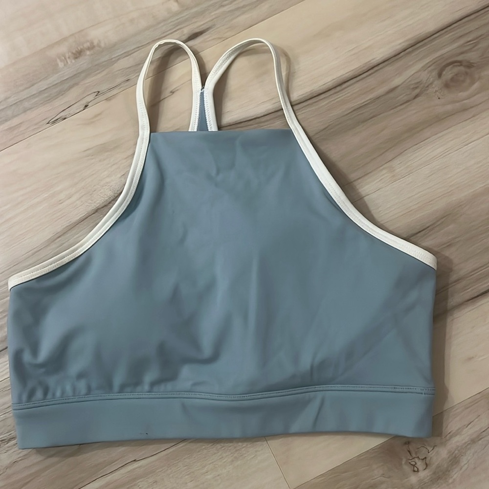 Size M Gilly Hicks sports bra/top